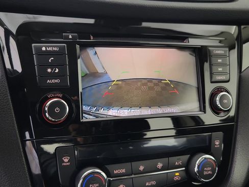 Used 2021 Nissan Rogue Sport SV AWD/4WD image 27