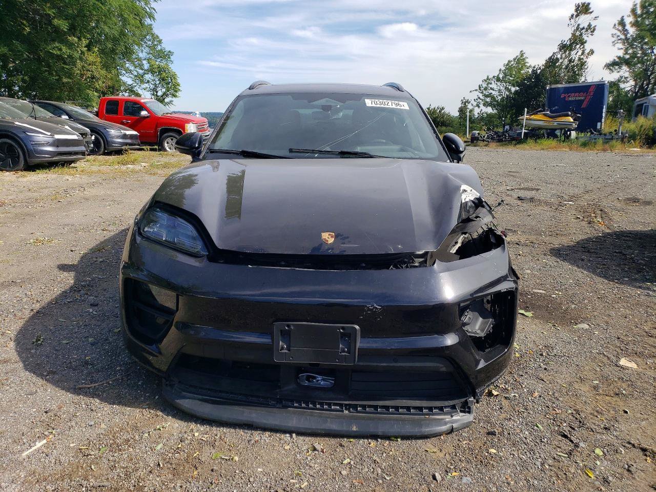 Used 2025 Porsche Macan 4S Electric AWD/4WD image 2