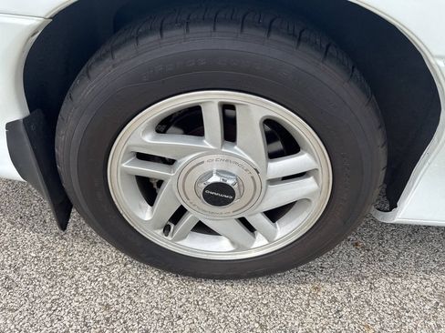 Used 1994 Chevrolet Camaro Z28 RWD image 24