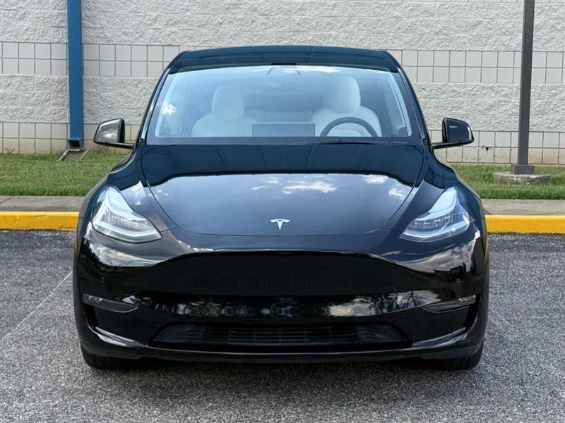 Used 2022 Tesla Model Y Long Range AWD/4WD image 2