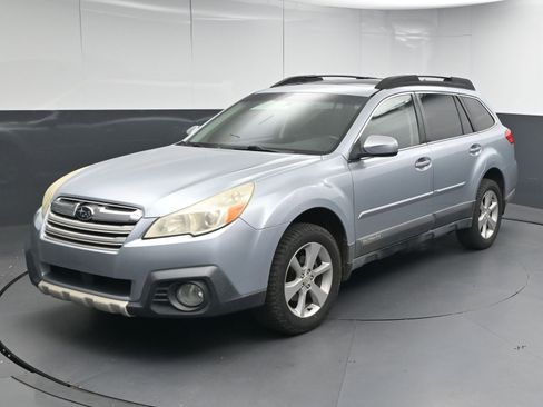Used 2014 Subaru Outback 2.5i Limited image 4