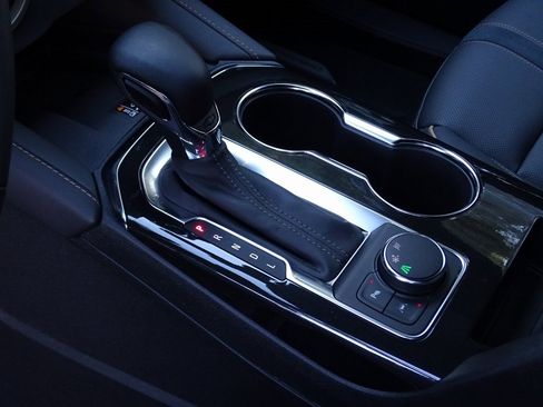 Used 2025 Chevrolet Blazer Premier w/ Enhanced Convenience Package image 21