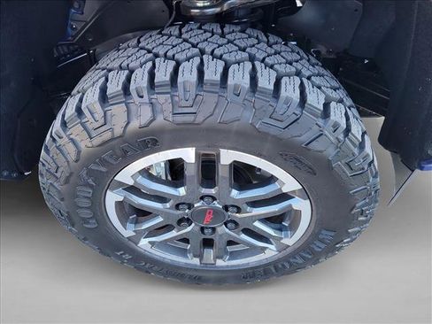 Used 2025 Toyota Tacoma TRD Sport image 10