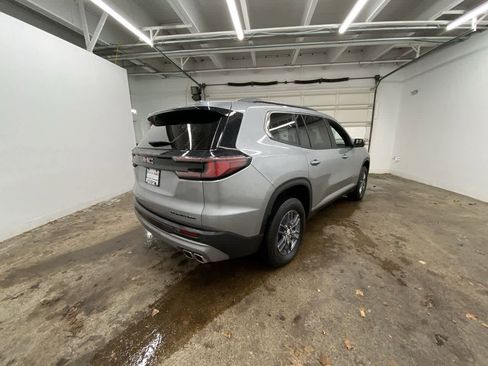 Used 2025 GMC Acadia Elevation image 6