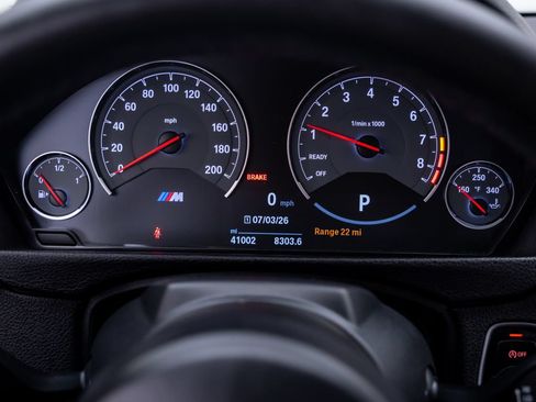 Used 2018 BMW M4 Convertible RWD image 24