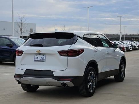 Used 2025 Chevrolet Blazer LT image 4