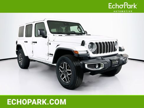 Used 2025 Jeep Wrangler Unlimited Sahara AWD/4WD image 1
