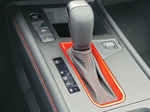 New 2026 Nissan Kicks SR AWD/4WD image 34