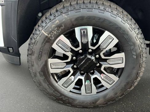 New 2026 GMC Sierra 2500 Denali w/ Denali Reserve Package AWD/4WD image 10