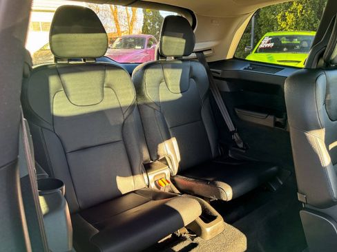Used 2022 Volvo XC90 T6 Momentum w/ Advanced Package AWD/4WD image 14