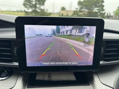 Used 2021 Ford Explorer XLT w/ Equipment Group 202A AWD/4WD image 11