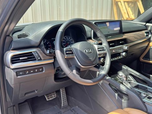 Used 2021 Kia Telluride SX w/ Towing Package FWD image 13