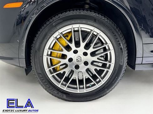 Used 2016 Porsche Cayenne Turbo image 33