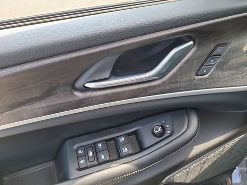 New 2026 Jeep Grand Cherokee L Limited RWD image 19