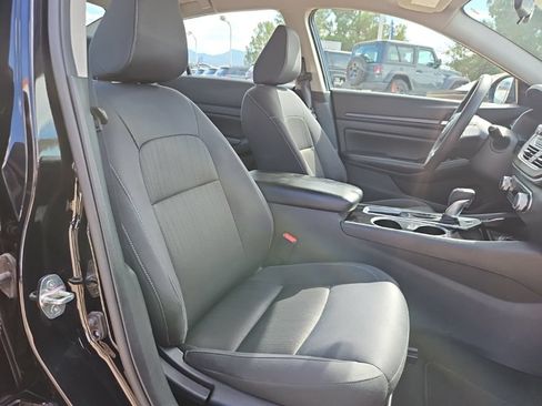 Used 2024 Nissan Altima 2.5 SV FWD image 23