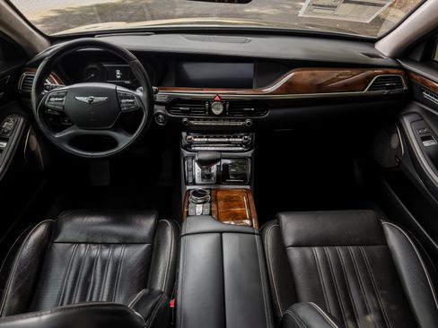 Used 2018 Genesis G90 5.0 Ultimate RWD image 5