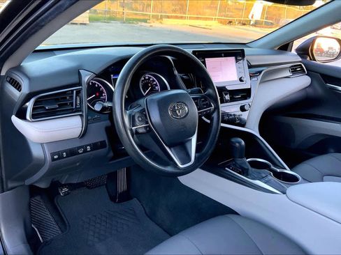 Used 2022 Toyota Camry LE image 17