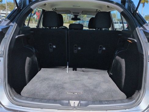Used 2024 Nissan Kicks S image 13