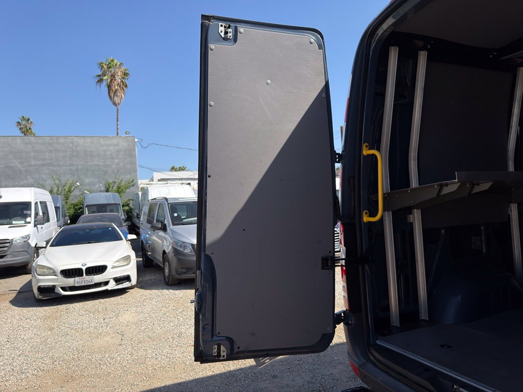 Used 2018 Mercedes-Benz Sprinter 2500 image 12