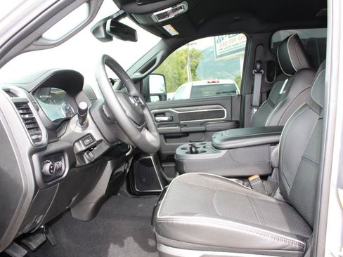 Used 2024 RAM 3500 Laramie AWD/4WD image 14