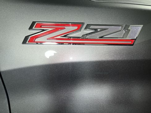 Used 2024 Chevrolet Silverado 1500 LT AWD/4WD image 11