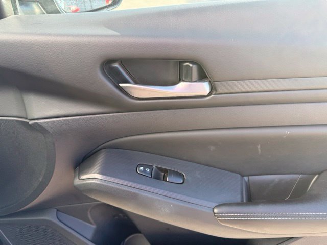 Used 2025 Nissan Altima 2.5 SV FWD image 16