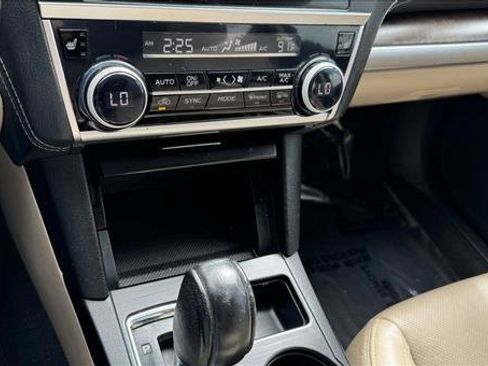 Used 2018 Subaru Outback 3.6R Limited AWD/4WD image 15