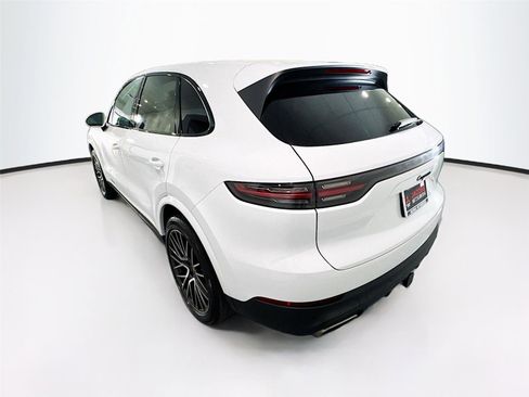 Used 2021 Porsche Cayenne Sport Utility 4D image 32