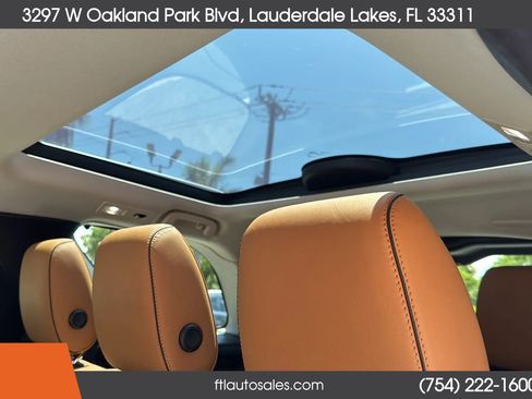 Used 2017 Land Rover Discovery HSE AWD/4WD image 30