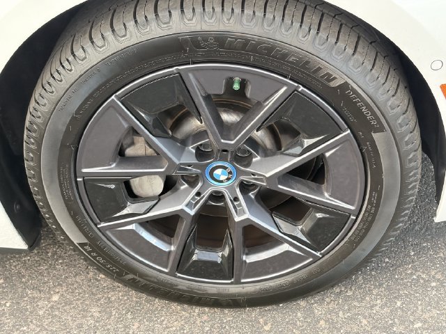 Certified 2023 BMW i4 eDrive35 RWD image 5