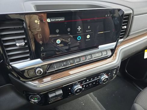 Used 2025 GMC Sierra 1500 Elevation image 13