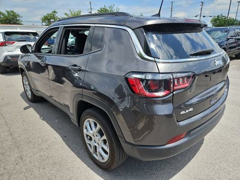 Used 2023 Jeep Compass Latitude AWD/4WD image 4