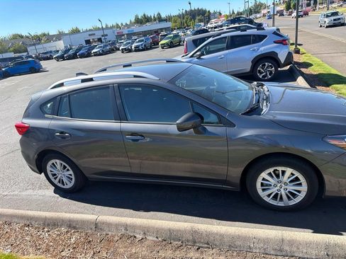 Used 2018 Subaru Impreza 2.0i Premium w/ Popular Package #2 AWD/4WD image 10