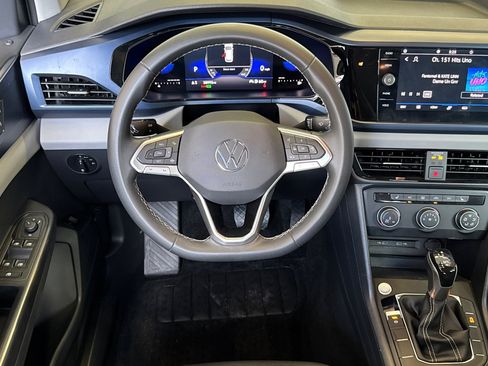 Used 2022 Volkswagen Taos SE image 14