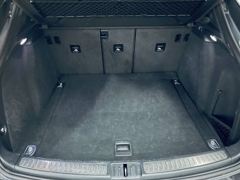 Used 2017 Porsche Macan AWD/4WD image 37