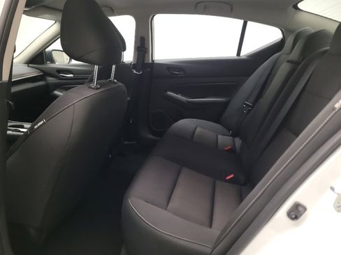 Used 2025 Nissan Altima 2.5 SV FWD image 18