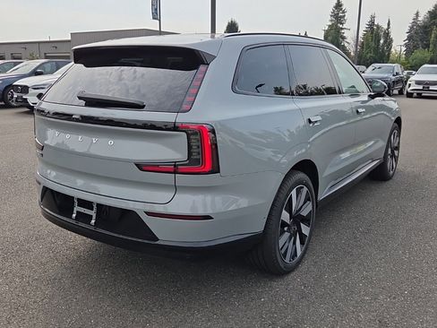New 2025 Volvo EX90 Ultra image 2