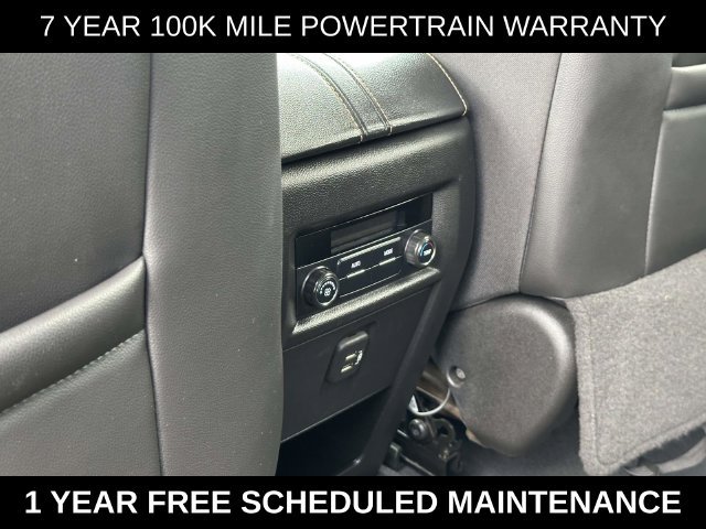 Used 2021 Chevrolet Traverse LT FWD image 16