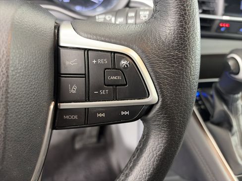 Used 2021 Toyota Sienna XLE image 36