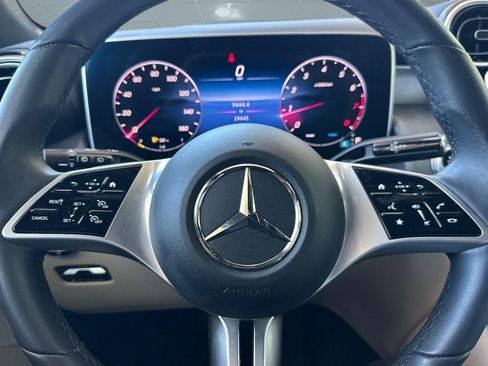 Used 2024 Mercedes-Benz GLC 300 4MATIC image 10