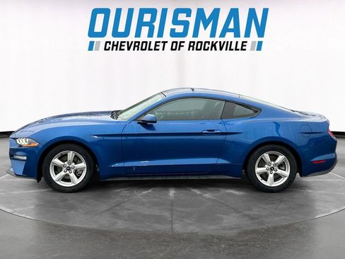 Used 2018 Ford Mustang Coupe image 3