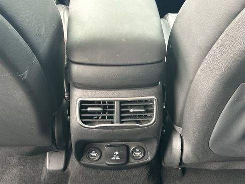 Used 2022 Hyundai Santa Fe Limited w/ Winter Weather Package FWD image 18