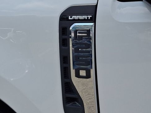 Used 2025 Ford F250 Lariat AWD/4WD image 32