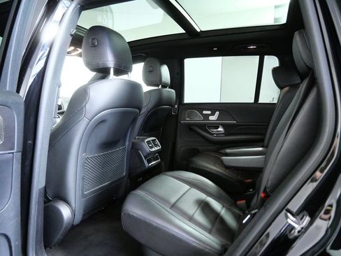 Used 2021 Mercedes-Benz GLS 450 4MATIC image 12
