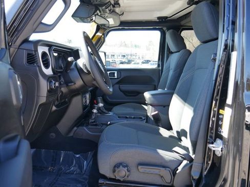 Used 2024 Jeep Wrangler Sport S image 12