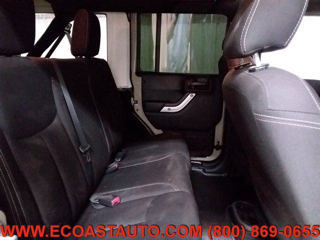 Used 2017 Jeep Wrangler Unlimited Rubicon AWD/4WD image 14