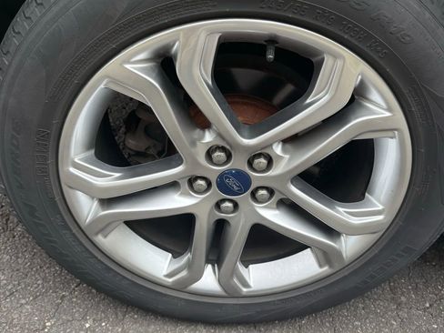 Used 2015 Ford Edge Titanium image 29