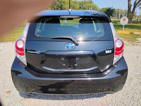 Used 2014 Toyota Prius C Three image 11