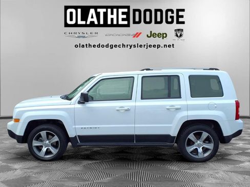 Used 2017 Jeep Patriot High Altitude FWD image 23