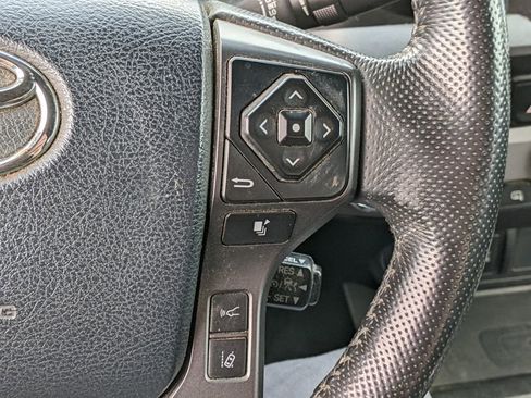 Used 2019 Toyota Tacoma TRD Sport image 14